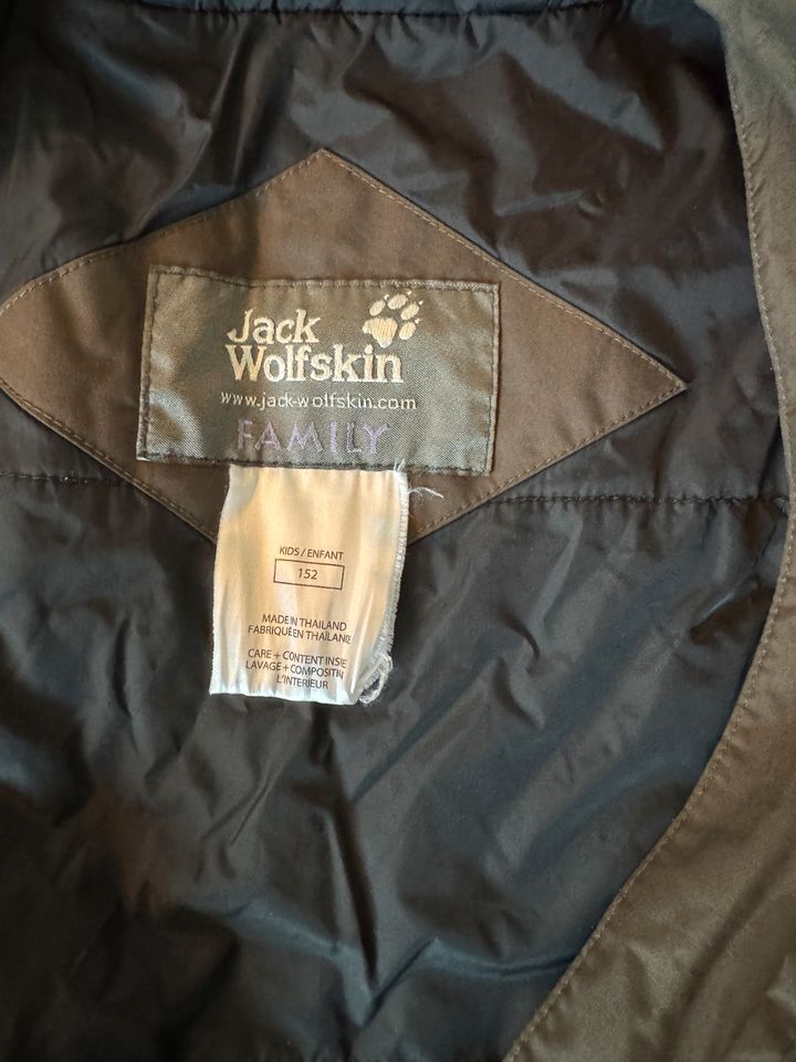 Jack Wolfskin Jacke Gr. 152 in Muldestausee