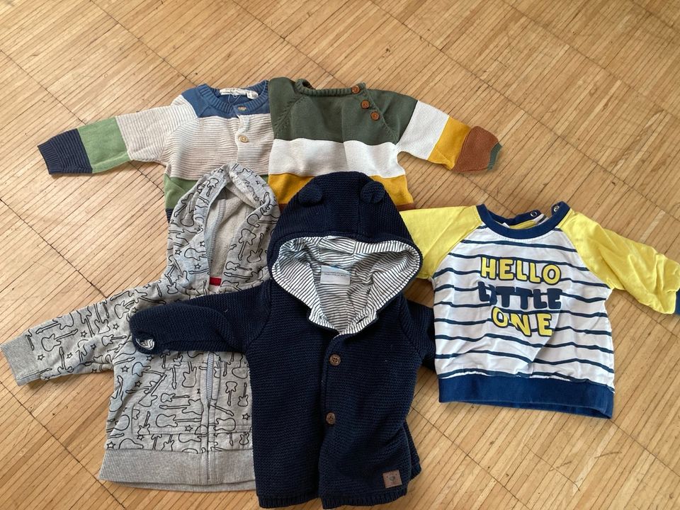 Pullover Hoodie Jungen Gr 68 im Paket in Höchberg