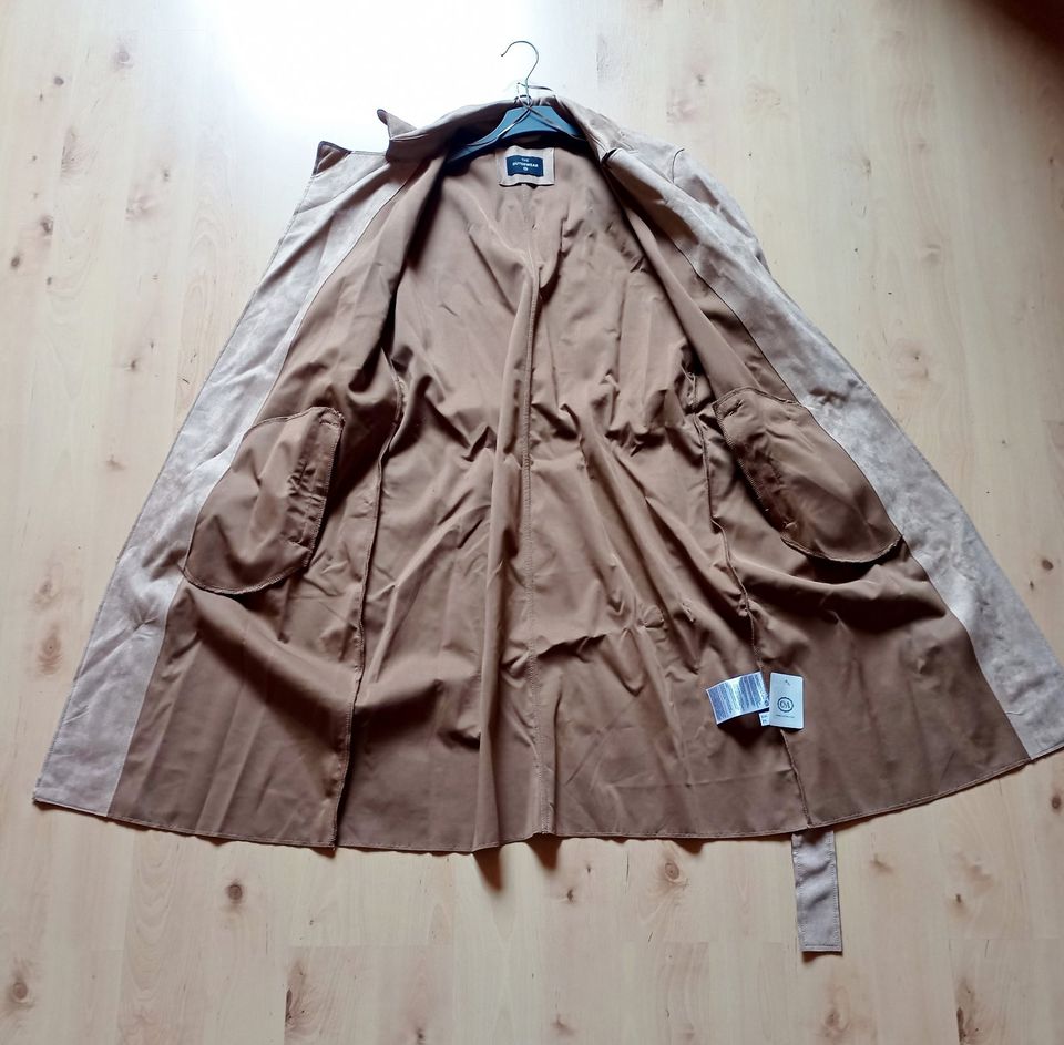 Mantel Trenchcoat C&A beige/taupe Wildlederoptik Gr. 42 NEU in Losheim am See