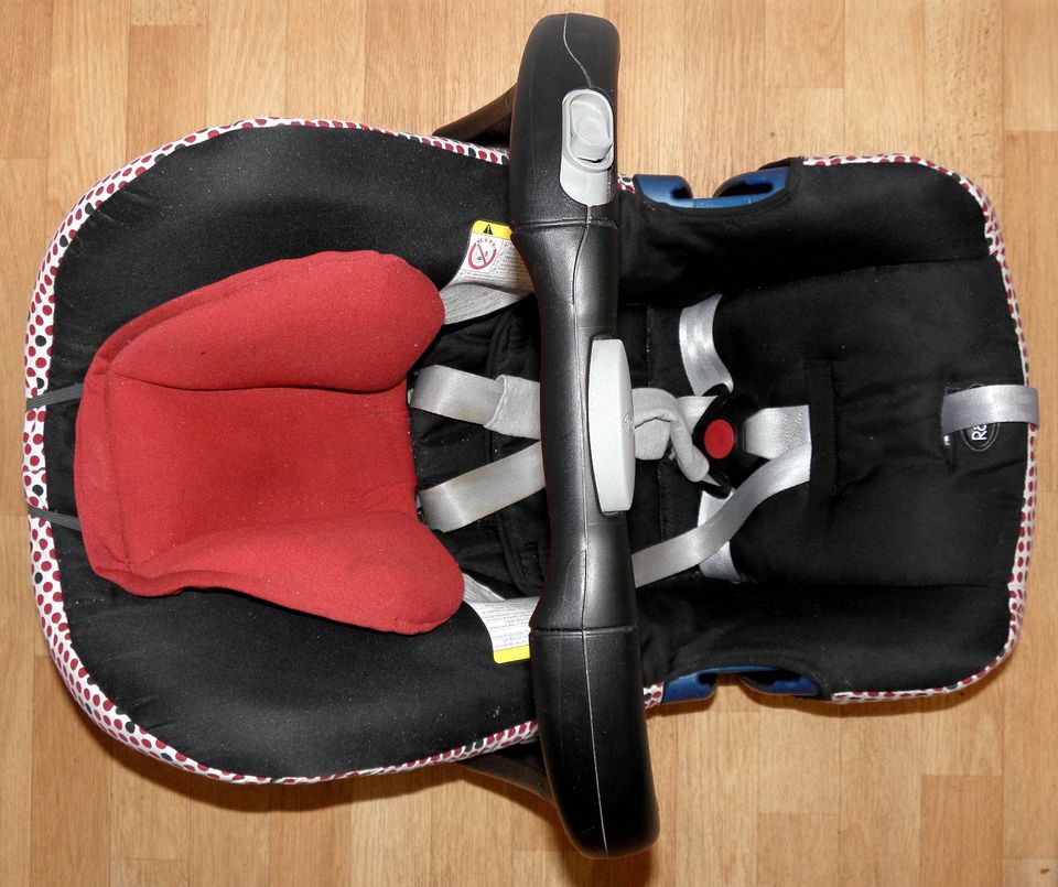 Römer Maxi Cosi Baby Schale Kindersitz sehr gepflegt in Schwäbisch Gmünd
