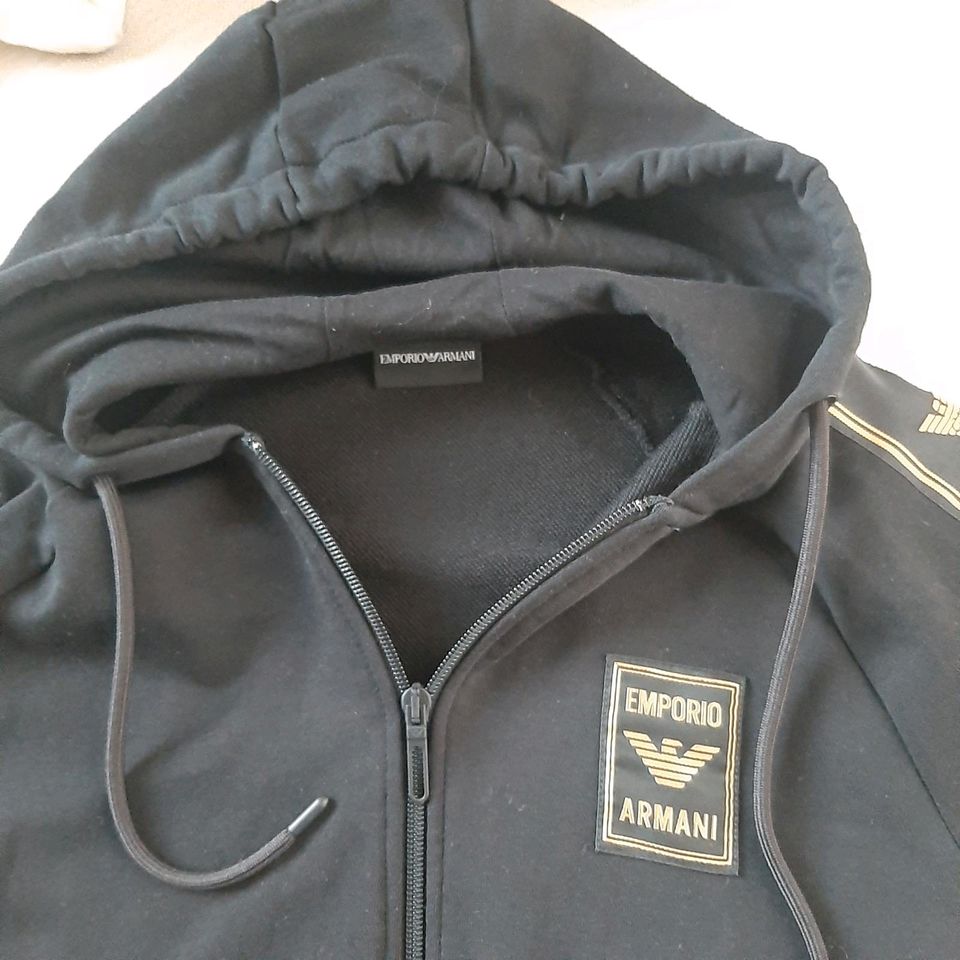 Sweat Jacke Emporio Armani Herren schwarz gold Gr. L in Hamburg