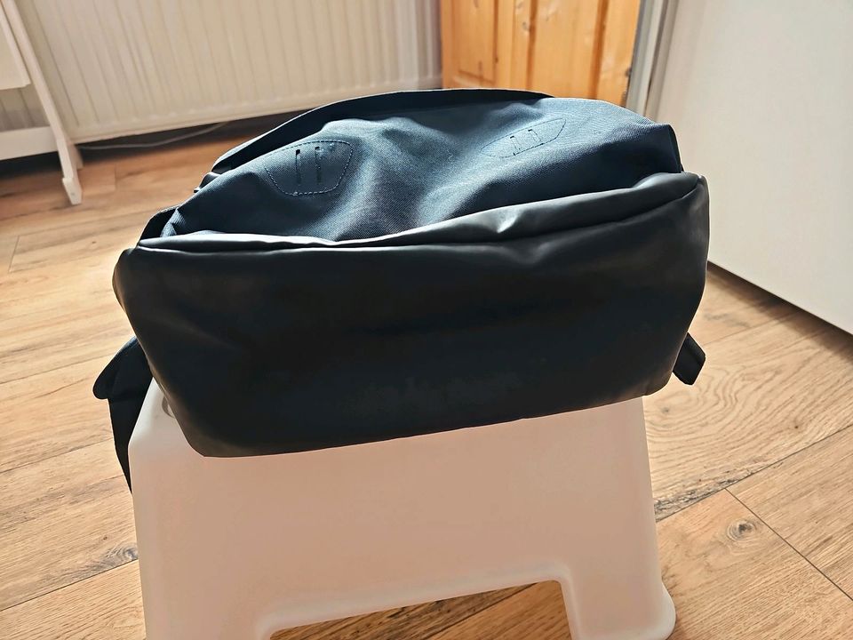 Superdry Rucksack in Swisttal