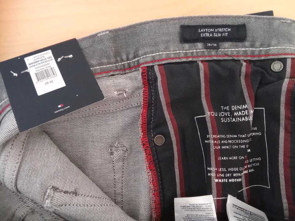 Tommy Hilfiger Gr. 28 Stretch Unisex Designerdenim in München