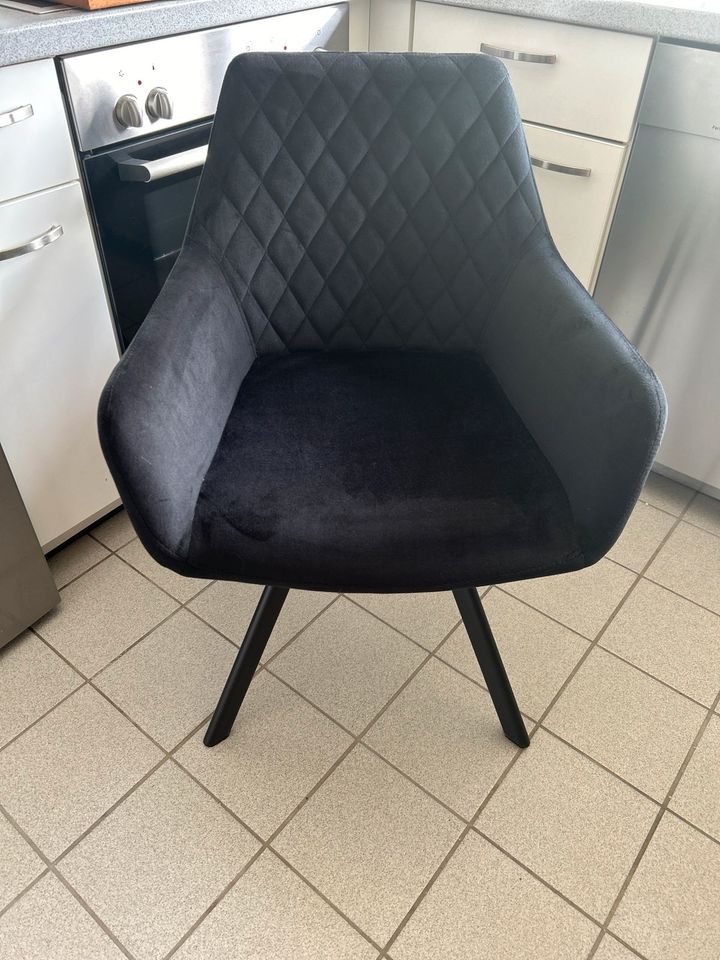 2 Stühle schwarz mit Armlehne! Neu !!! in Lübeck