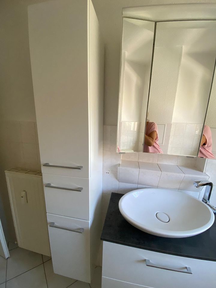 Badmöbel Waschtisch Villeroy & Boch Waschbecken Spiegelschrank in Potsdam