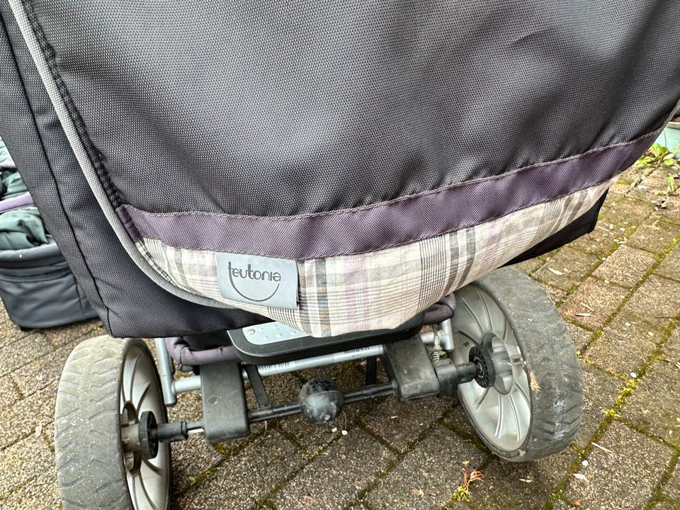 Teutonia Kinderwagen grau/lila in Hanau