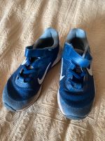 Nike Turnschuhe mit Klett blau gr. 31 sport sneaker Nordrhein-Westfalen - Mechernich Vorschau