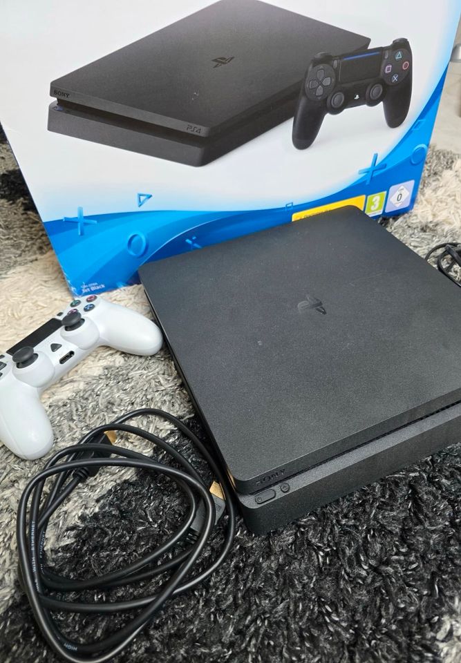 PS4 Slim mit Controller in Herschbach