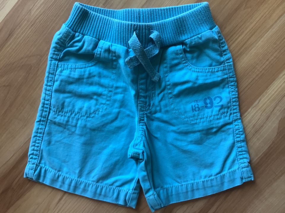 Kleiderpaket 5 Shorts, kurze Hosen Gr 86 92 für 6,50 Euro in Friedrichshafen