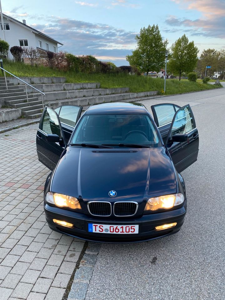 BMW 323i/1V.B/V6MOTOR/INSP,TÜV NEU/LICHTPK./ALUF.BMW-M.FUN.LENK. in Tacherting