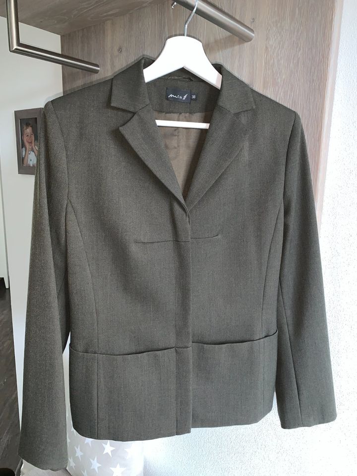 missH Damen Blazer grün Wollmischung Gr. 38 *TOP* in Jörl