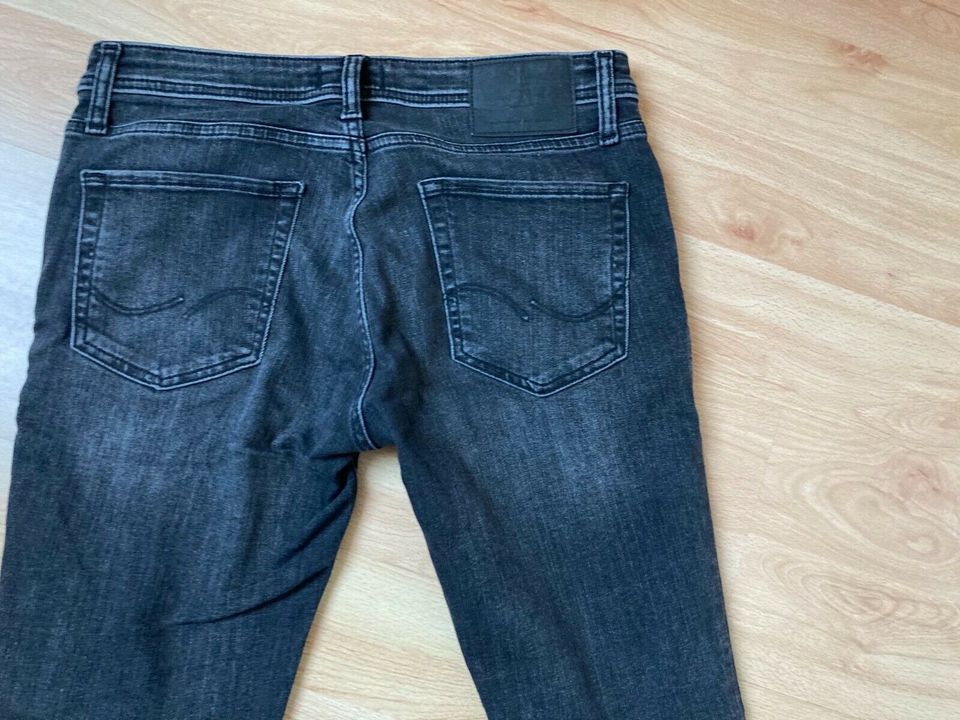 Jack&Jones Jeans Gr. 31/32 in Eckersdorf