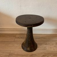 Hocker Gusseisen Werkstatthocker Industrie Design Alt Rarität Duisburg - Meiderich/Beeck Vorschau