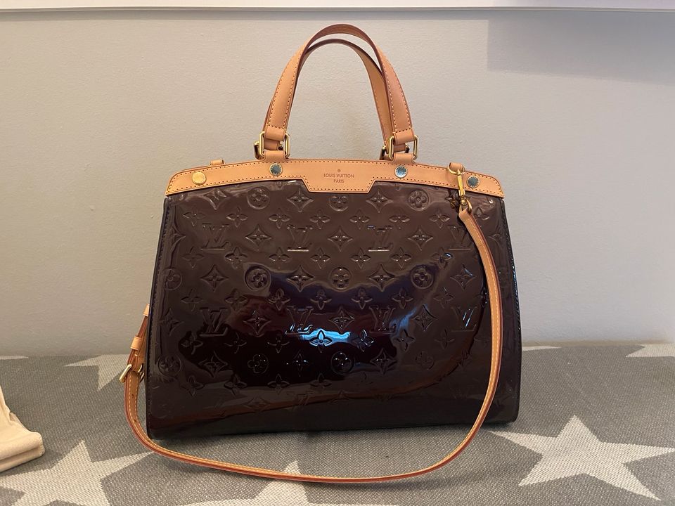 Louis Vuitton Brea MM Amarante Handtasche Lack LV top Zustand!! in Lütjensee