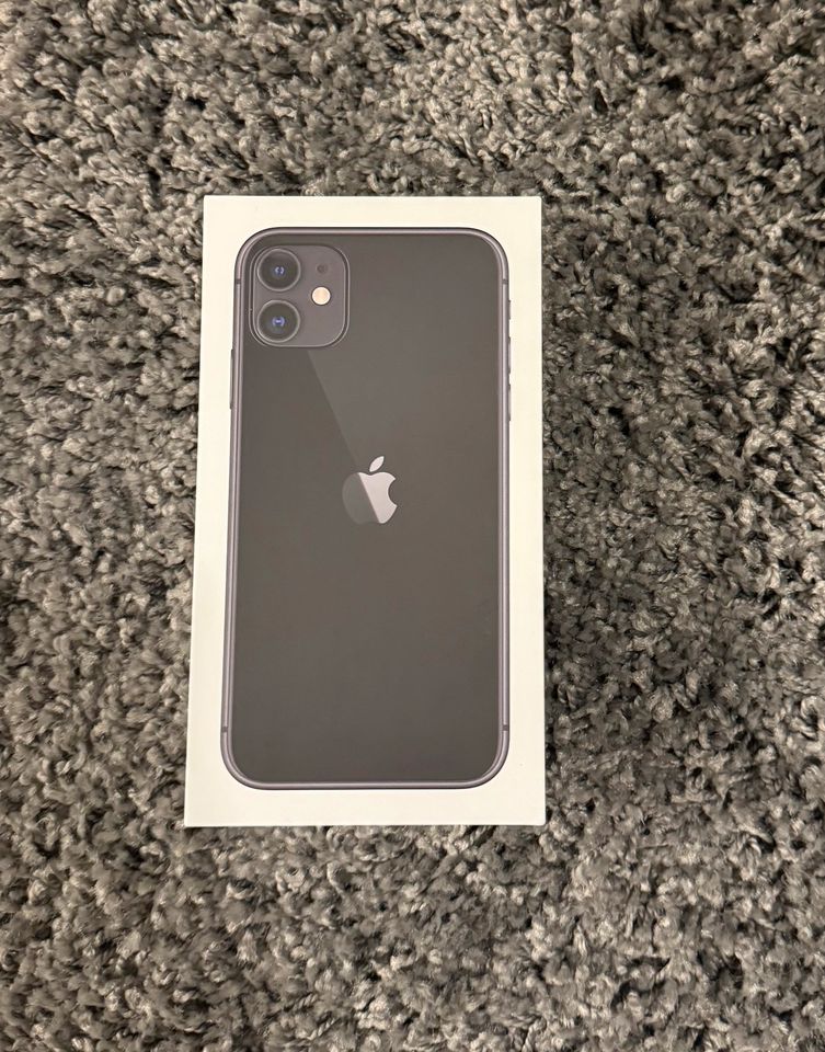 IPhone 11 - 128 GB schwarz in Schneeberg