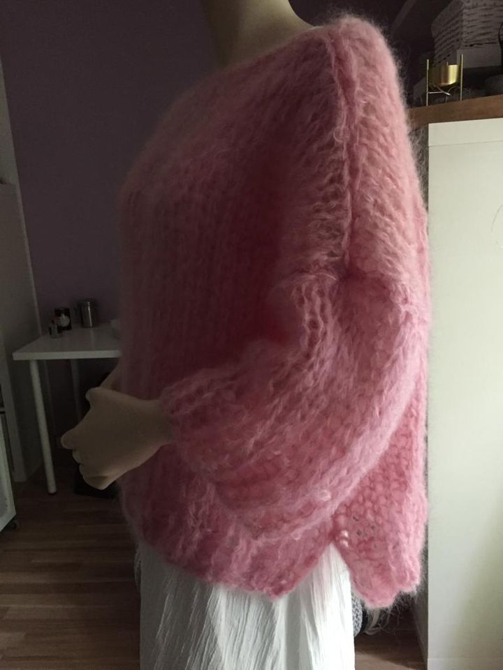Long mohair hand strick Poncho Pullover oversize blass rose in Lilienthal