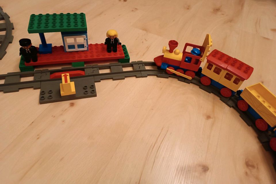 LEGO Duplo Eisenbahn mit Schiebezug in Hüttenberg