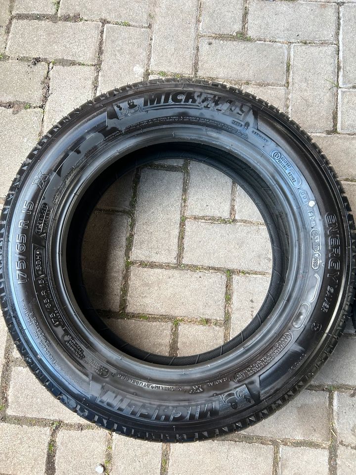 MICHELIN 175/65 15 Zoll Reifen in Harsefeld