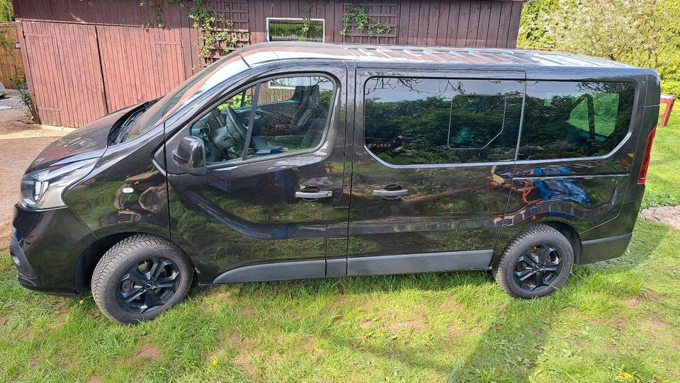 Nissan NV300 mit zusätzl. Camperfunktion in Zickhusen