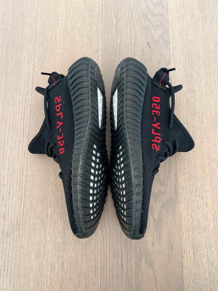 Yeezy Boost 350 V2 Bred in Düsseldorf