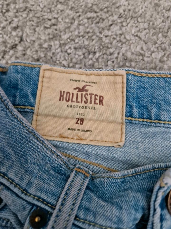 Hollister Jeans, kurz, Größe 28 in Essen