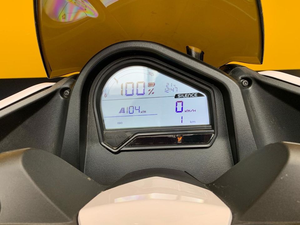 Silence S01 Connected L3e 95km/h (5,6 kWh) Farbe Cool White ELEKTROROLLER (69 € monatlich ohne Anzahlung!) in Bielefeld