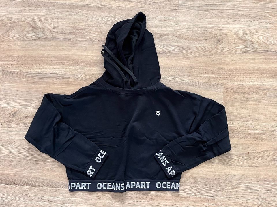 Beauty Hoodie Black Pullover Sweater Oceans Apart in Dortmund