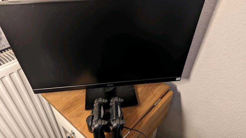 PS4 Slim 500GB + Gaming-Monitor in Hahnstätten