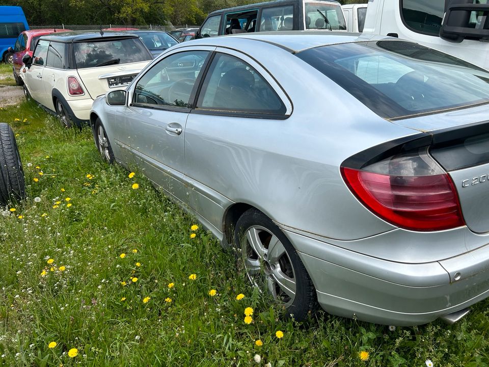 Mercedes Benz W203 CL 200 Schlachtfahrzeug Teileverkauf in Idar-Oberstein