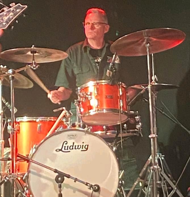 Drummer Schlagzeuger sucht Band in Ettenheim