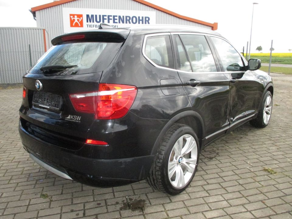 BMW X3 xDrive30d *Leder*Panorama*Xenon* in Kabelsketal