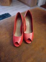 Damen Pumps rot Lackleder Tamaris Gr.39 Berlin - Spandau Vorschau