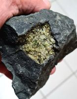 Olivin in Basalt Bauersberg Bischofsheim Rhön Gesteine Mineralien Hessen - Ebersburg Vorschau