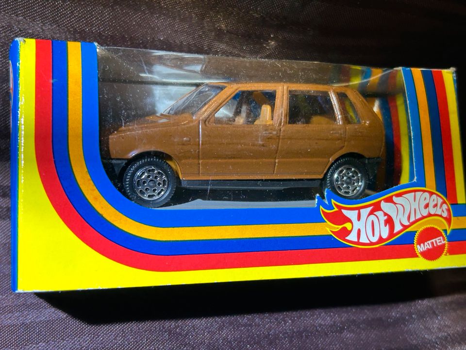 FIAT UNO 4türere MATTEL Hot Wheels Modell 1:43 in Filderstadt