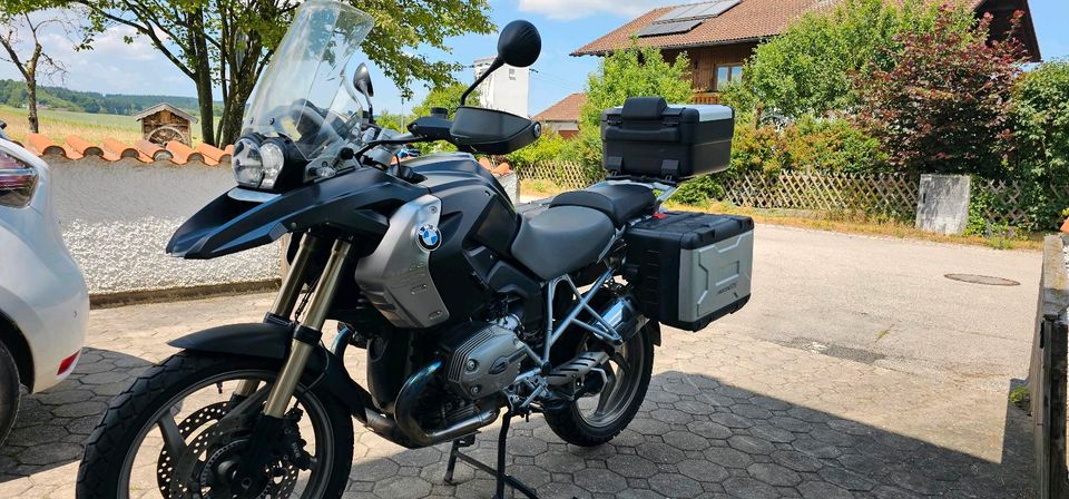 BMW R1200 GS Reiseenduro K25 LED Scheinwerfer, ESA Fahrwerk in Tittmoning