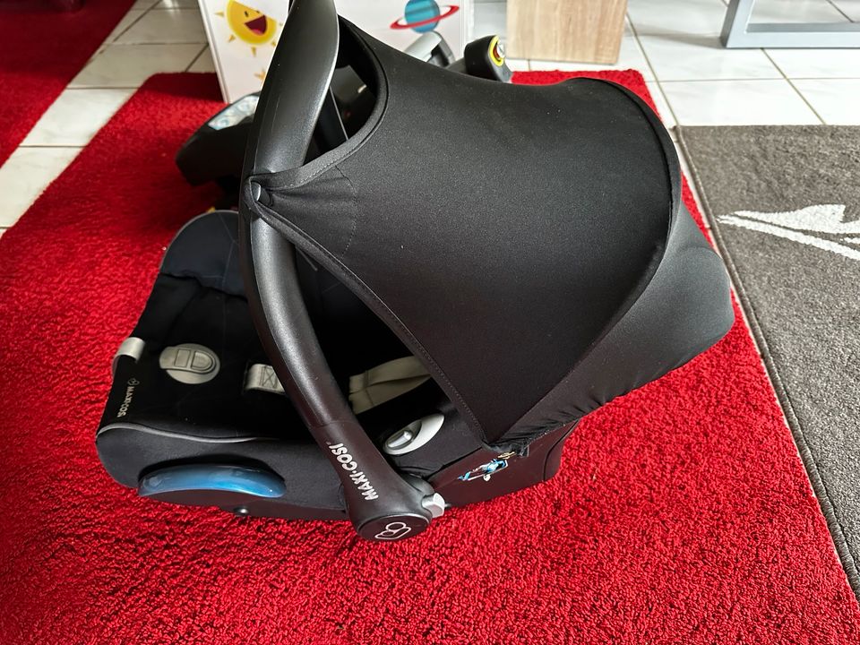 Maxi Cosi mit Easy Fix Babyschale Babysafe in Vöhringen