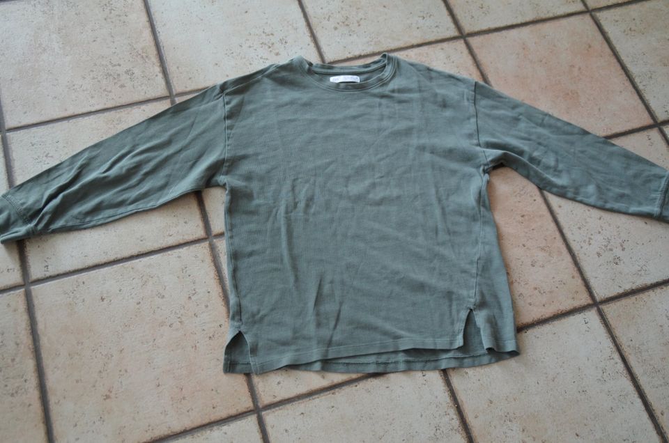 Zara Mädchen Sweat Shirt 13-14 Gr. 164 olivegrün in Theilheim
