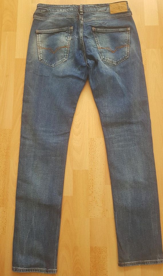 Guess Herren Jeans 2 Stück in Unterhaching
