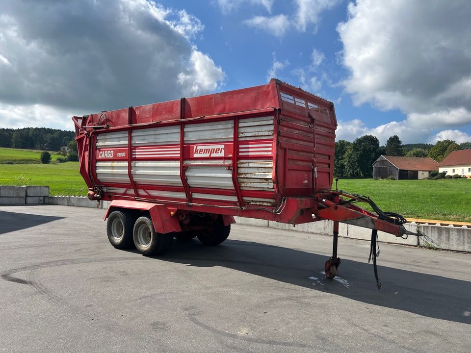 Kemper Cargo S 8200 Häckselwagen Silagewagen Abschiebewagen ASW in Tiefenbach Oberpf