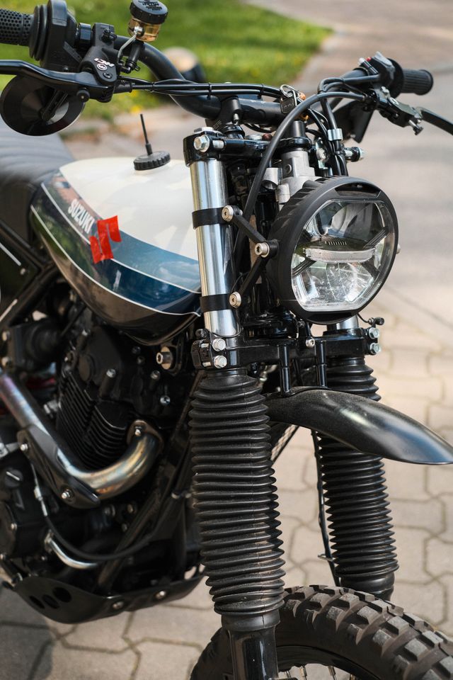 Suzuki DR650 '94 Custom Scrambler [Bike Exif] in Panketal