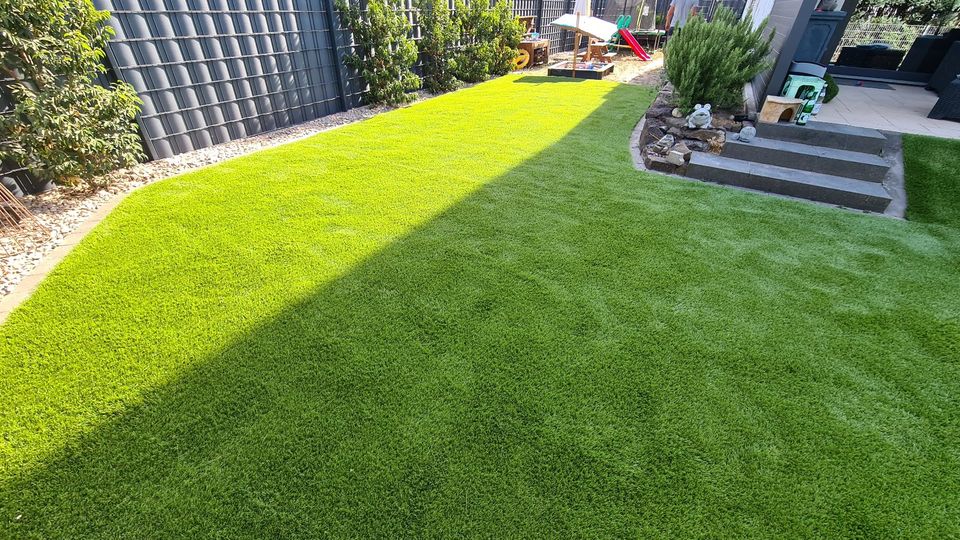 Kunstrasen Garten Balkon Terrasse verlegen Landscaping Unterbau in Schwalbach a. Taunus