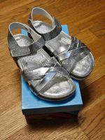 Sandalen für ein Mädchen Silber Gr 34 Bayern - Kaufbeuren Vorschau