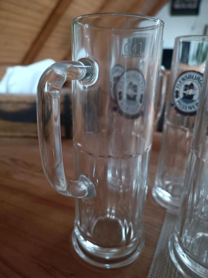 Biergläser Gläser Glas Partykeller Trinkgläser in Bützfleth