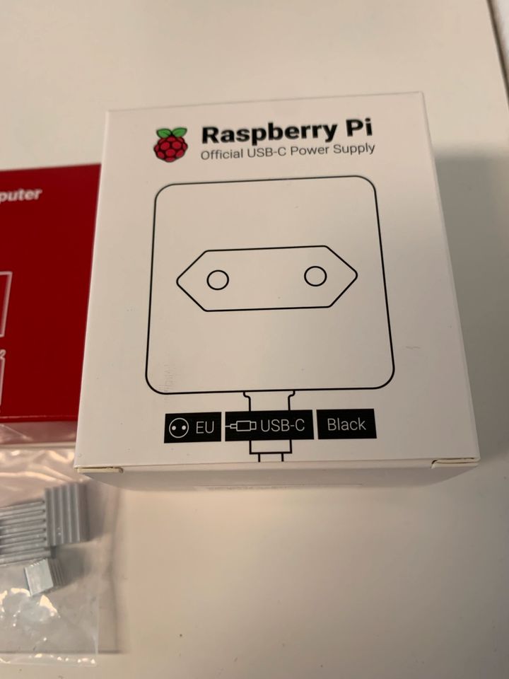 Raspberry Pi 4 Model B 4GB Elementary Kit Set Neu in Bergisch Gladbach