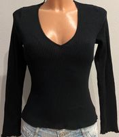 Bershka Langarmshirt M V-Ausschnitt Schwarz Sachsen-Anhalt - Blankenburg (Harz) Vorschau