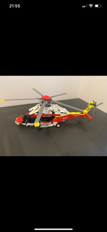 Lego Technic 42145 Rettungshubschrauber/ Helikopter in Friedberg