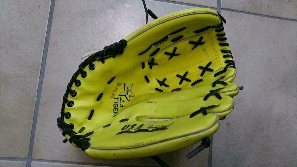 Baseball Handschuh Fanghandschuh in Bempflingen