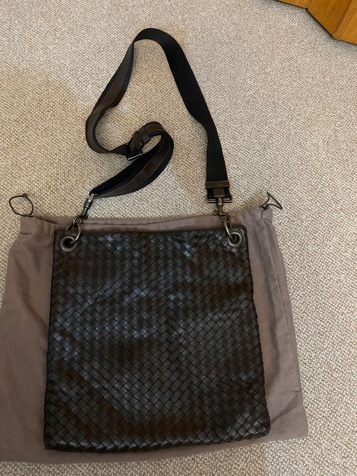 Bottega Veneta Tasche Messenger Bag braun Herren in München