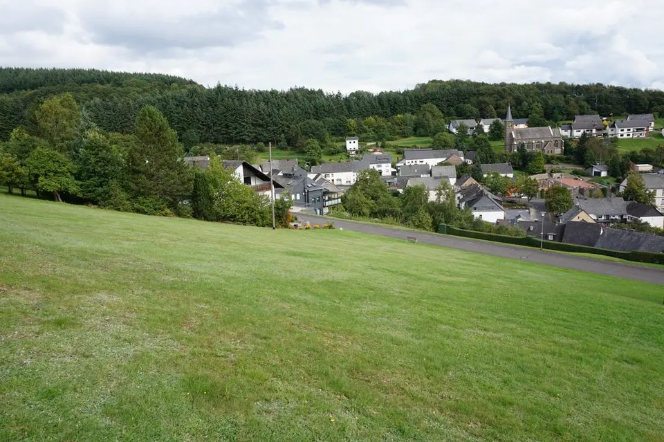 Grundstück, traumhaftes großzügiges Baugrundstück mit Ausblick in Horath