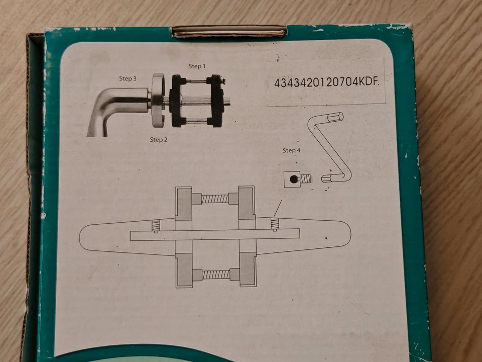 Drückergarnitur mit Schloss inkl Schlüssel in Nettetal